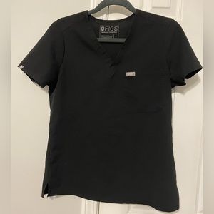 FIGS Catarina One Pocket Scrub Top in Black